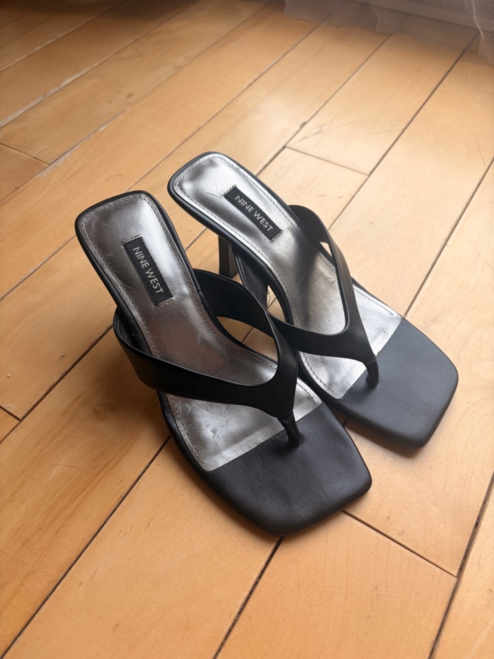 Nine West Black Square-Toe Thong Heeled Sandals (Sleek Mid Heel)